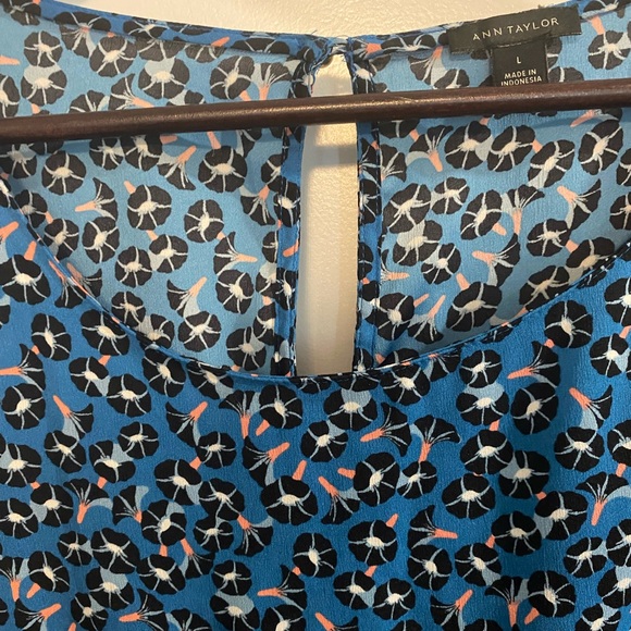 Ann Taylor Tulip Sleeve Printed Blouse - Picture 3 of 6